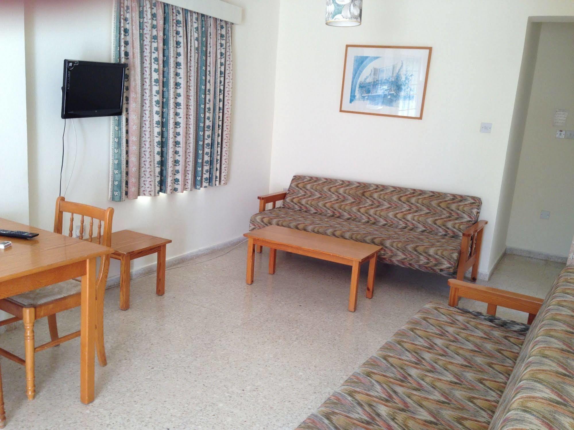 Constantaras Apartments Protaras Ngoại thất bức ảnh